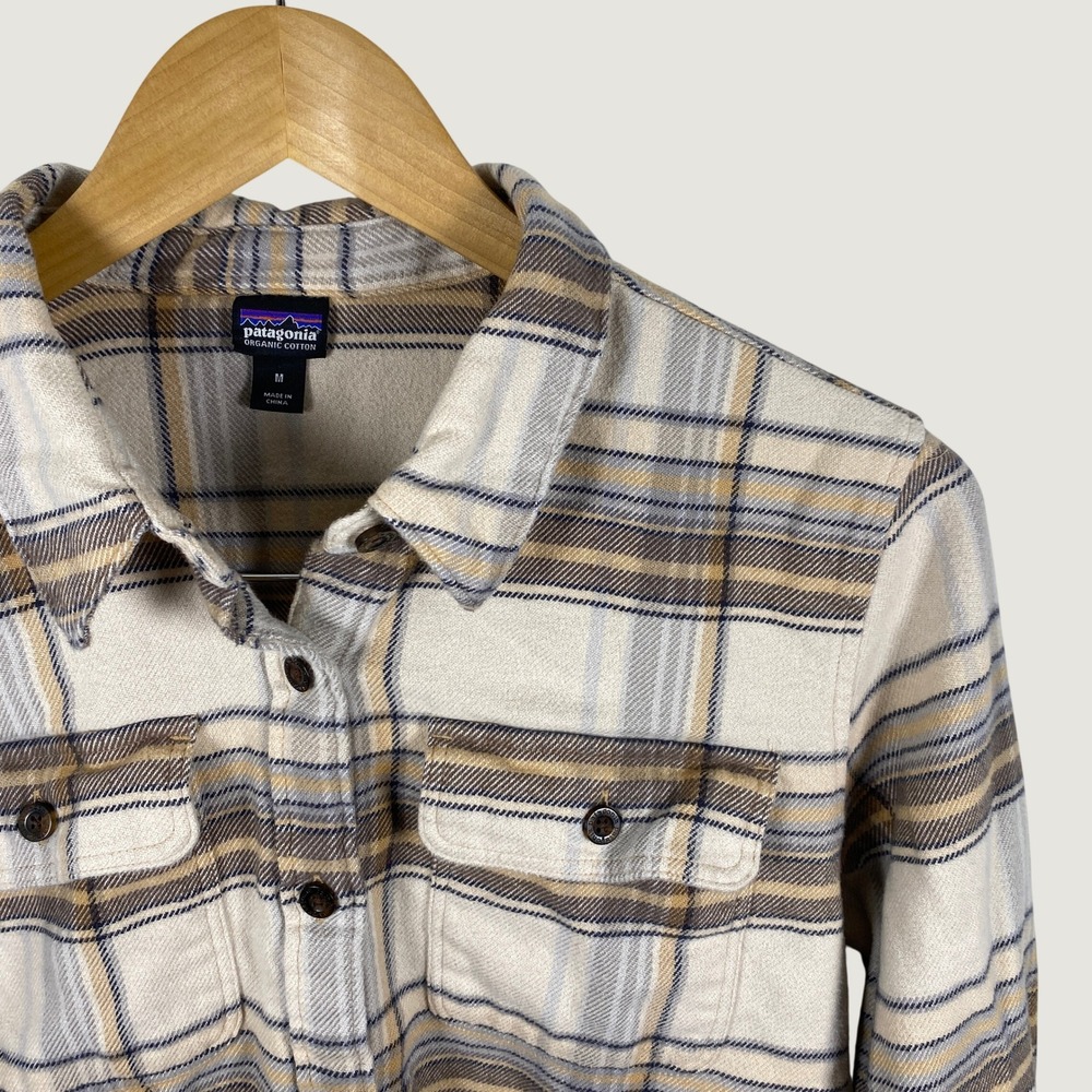 Patagonia Women's Fjord Flannel Shirt Organic Cotton Long Sleeve Cream Plaid Tan